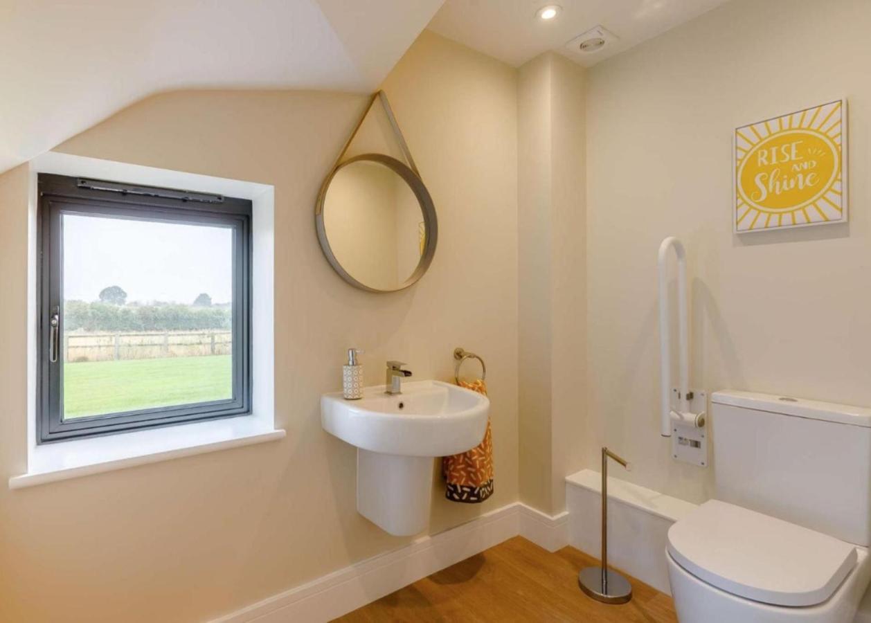 Fawn Cottage Disabled Adapted 3 Bedroom Hot Tub Coughton Eksteriør bilde